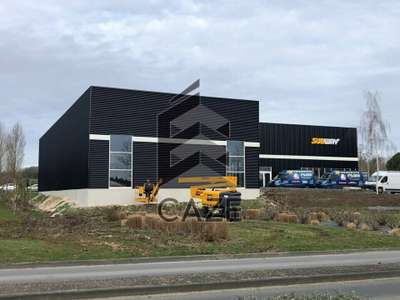 A louer locaux 680m² à St-Georges-des-Côteaux A10