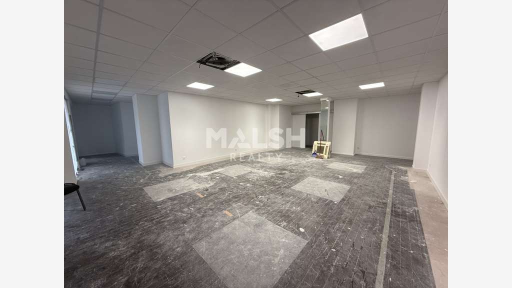 Loue locaux commerciaux 87m² Saint Etienne Peuple