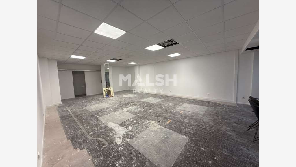 Loue locaux commerciaux 87m² Saint Etienne Peuple