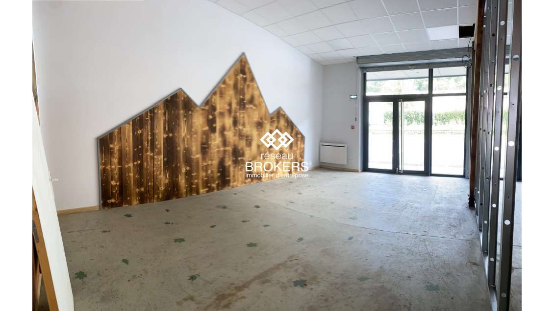 A louer local commercial de 77m² à Goncelin