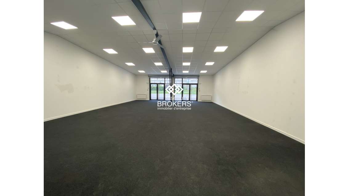 A louer local sur axe passant 167m² à Goncelin