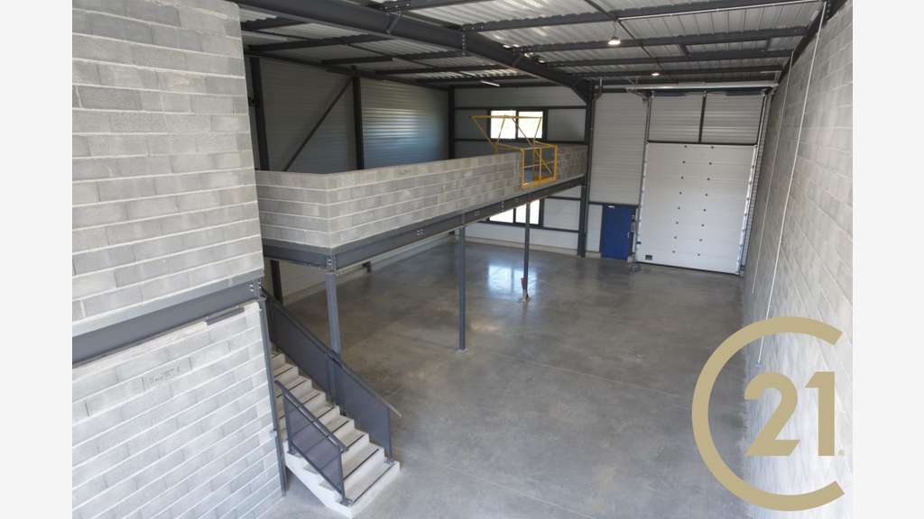 A louer locaux d'activité 168m² à L'Isle-sur-Tarn