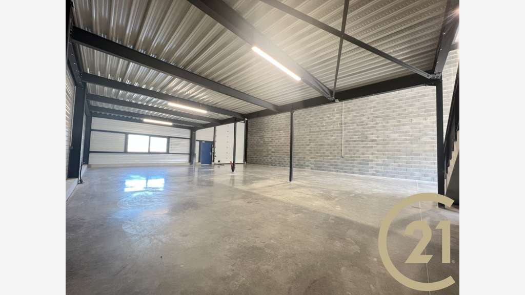 A louer locaux d'activité 168m² à L'Isle-sur-Tarn