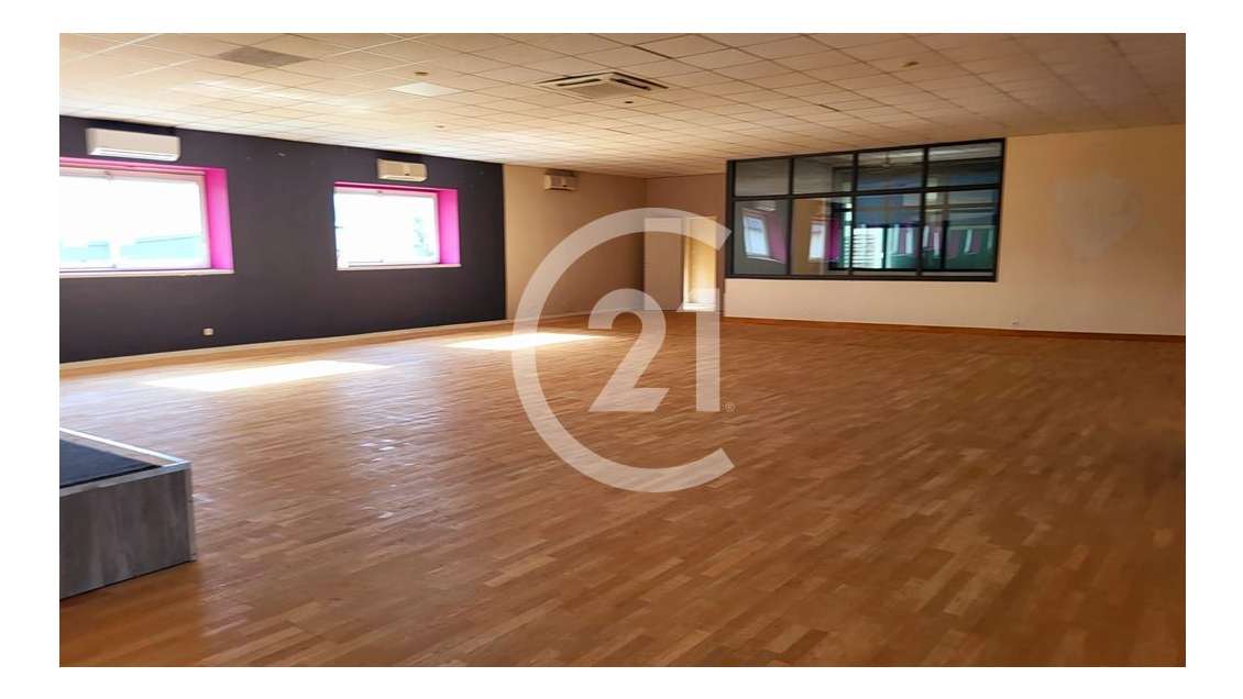 A louer locaux 300m² à Valence Sud les Auréats