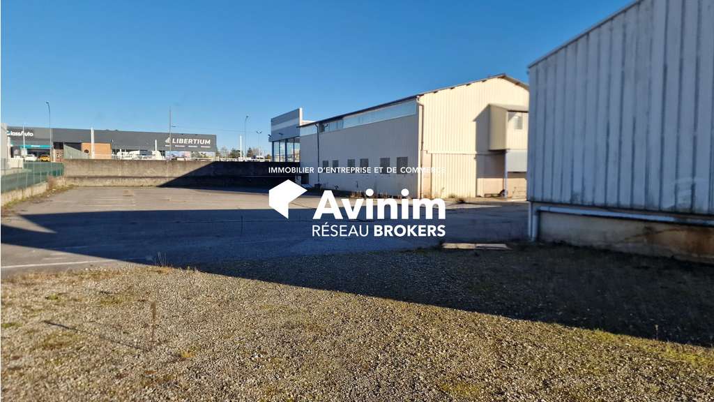 Locaux 975m² sur 4017m² à louer à Aigues-Juntes