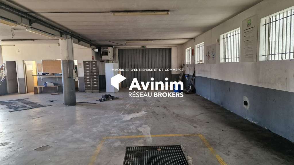 Locaux 975m² sur 4017m² à louer à Aigues-Juntes