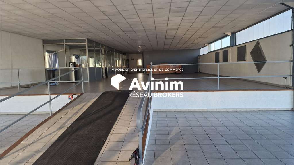 Locaux 975m² sur 4017m² à louer à Aigues-Juntes