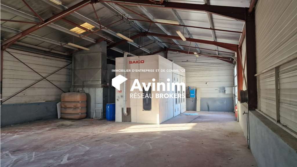 Locaux 975m² sur 4017m² à louer à Aigues-Juntes
