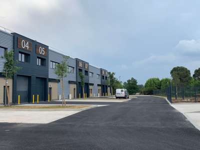 Location Locaux d'activités - Entrepôts à Meyreuil