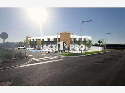 Locaux d'activités & Bureaux 1200m² à Perpignan