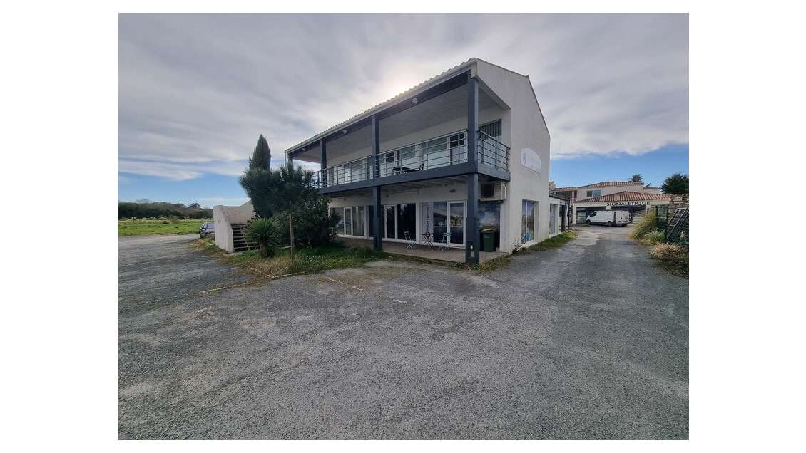 A louer locaux d'activités à St-Pierre d'Oléron