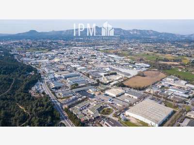 A louer local  1700m² ZI des des Paluds à Aubagne