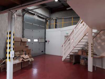A louer local d'activité 220m² à Lyon Sud