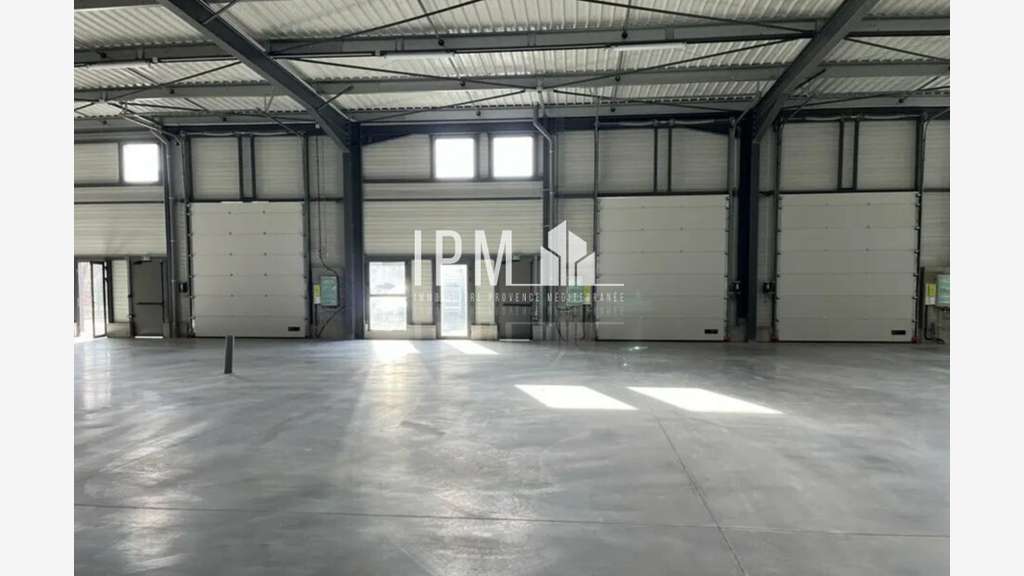 A louer local d'activités 232m²  ZI de Rousset