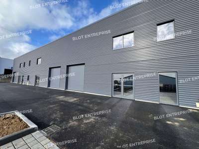 A louer locaux de stockage 215m² au Rheu