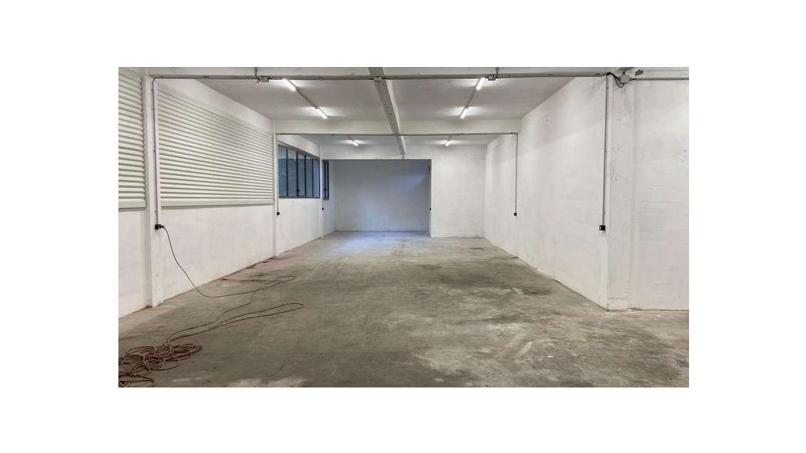 Locaux industriel 150m² à louer à Froges