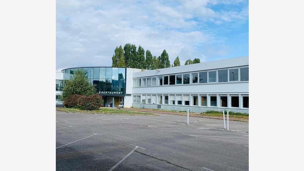 À louer locaux 25000m² div à Evreux Longbuisson