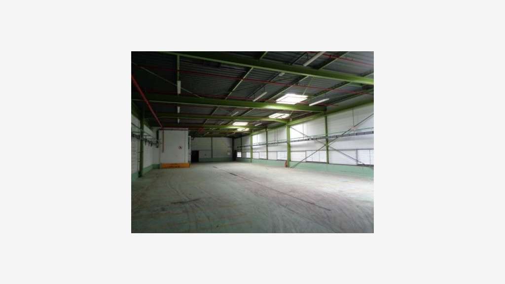 À louer locaux 25000m² div à Evreux Longbuisson
