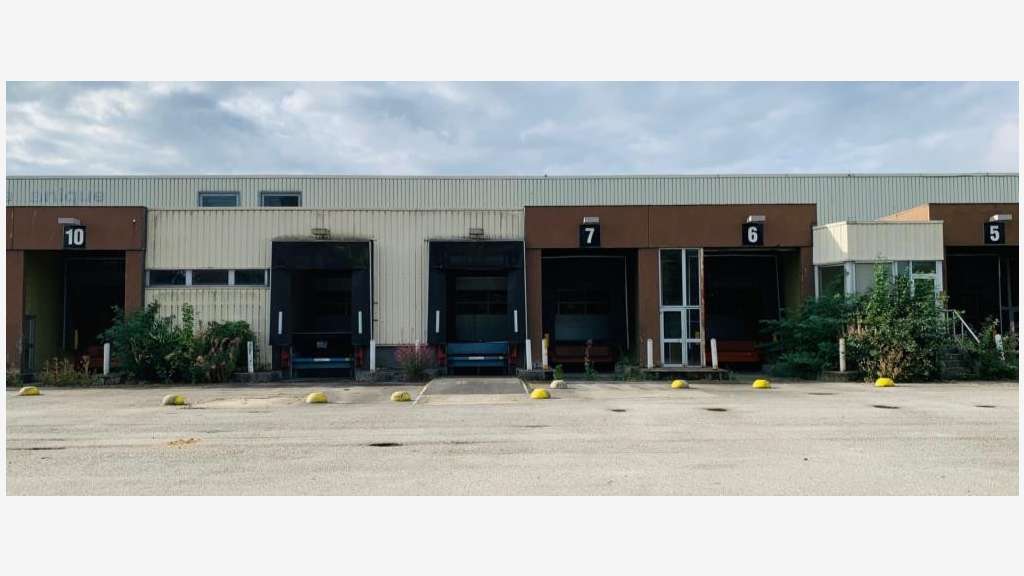 À louer locaux 25000m² div à Evreux Longbuisson