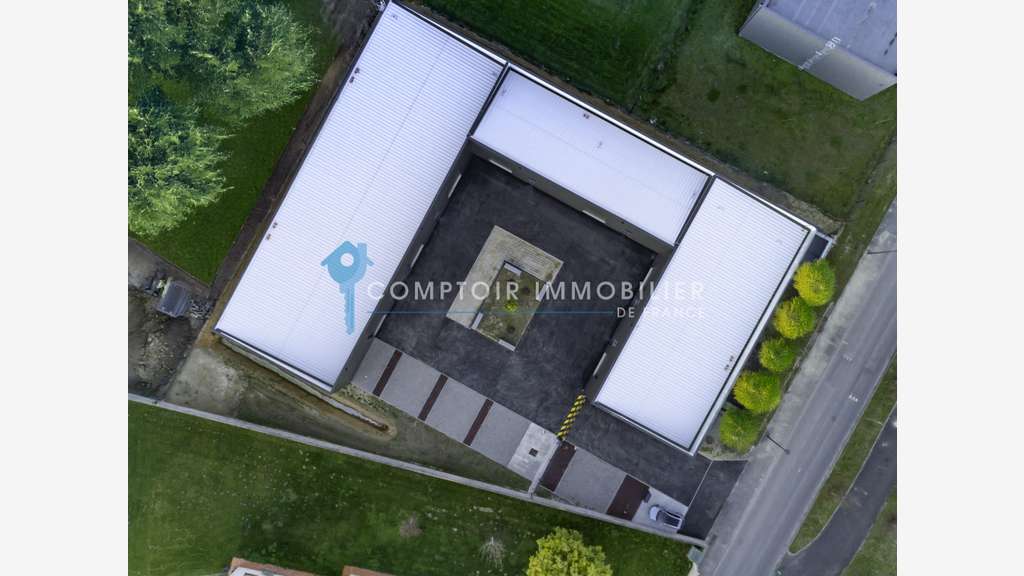Locaux industriels 191m² à louer à Deyme