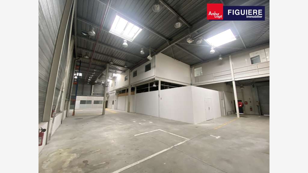 Loue cellule mixte de 1125m² en PA Aix en Provence