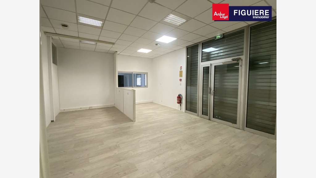Loue cellule mixte de 1125m² en PA Aix en Provence