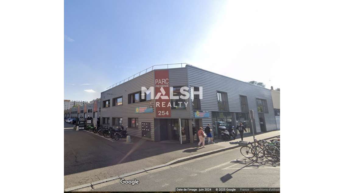 Locaux mixtes 809m² à louer à Villeurbanne