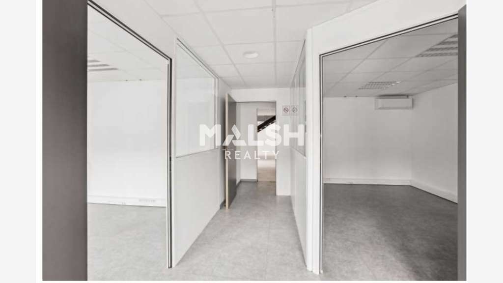 Locaux mixtes 809m² à louer à Villeurbanne
