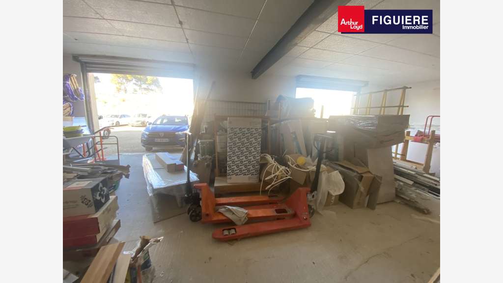 Locaux mixtes 246m² à louer à Salon-de-Provence