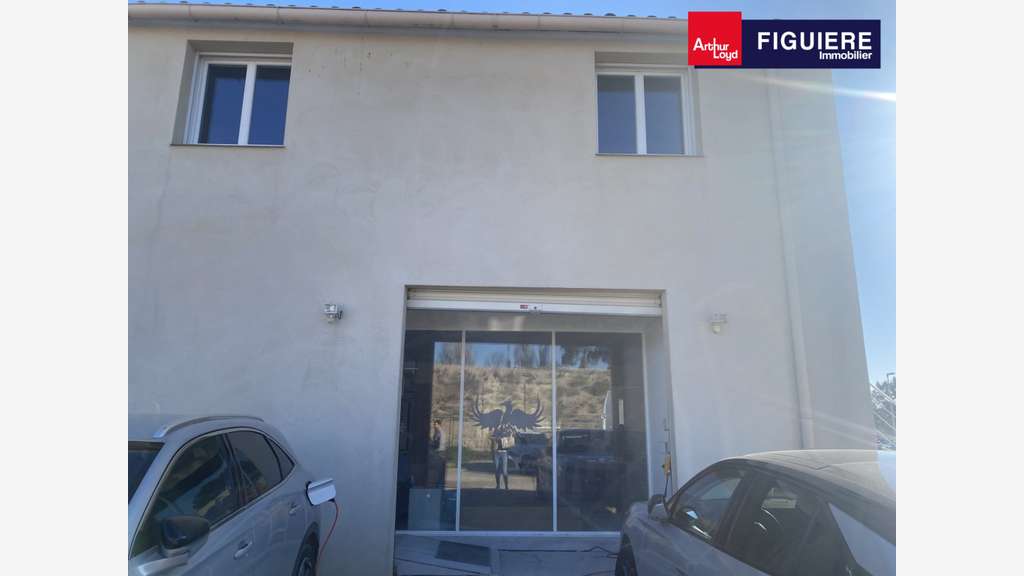 Locaux mixtes 246m² à louer à Salon-de-Provence