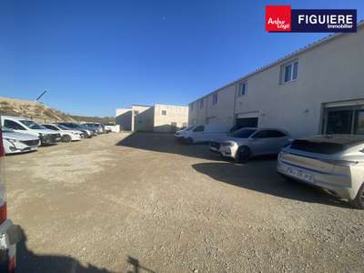 Locaux mixtes 246m² à louer à Salon-de-Provence