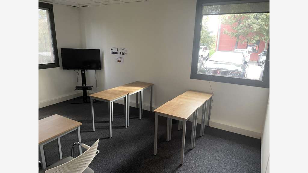 A louer bureaux 517m² à Aix-en-Provence Les Milles