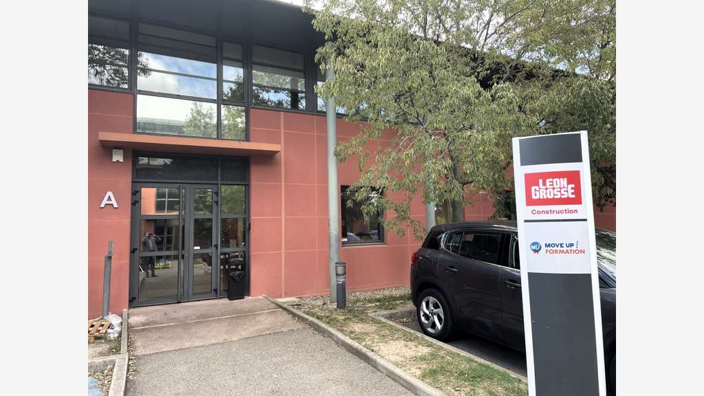 A louer bureaux 517m² à Aix-en-Provence Les Milles