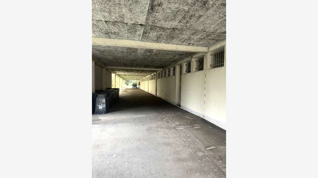 A louer local de stockage 180m² au Sud de Valence