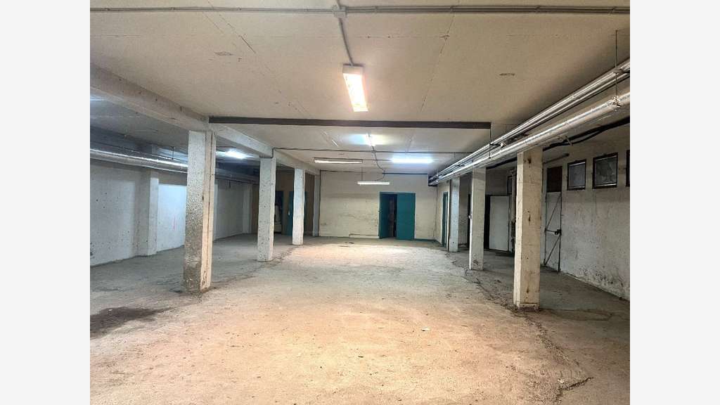 A louer local de stockage 180m² au Sud de Valence