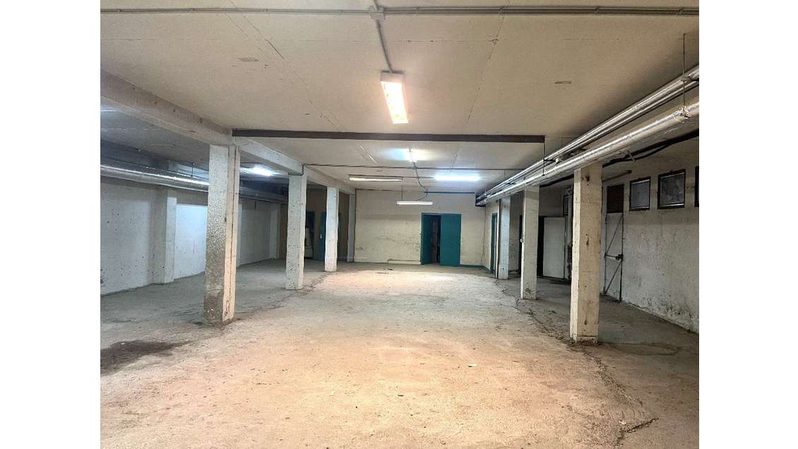 A louer local de stockage 180m² au Sud de Valence