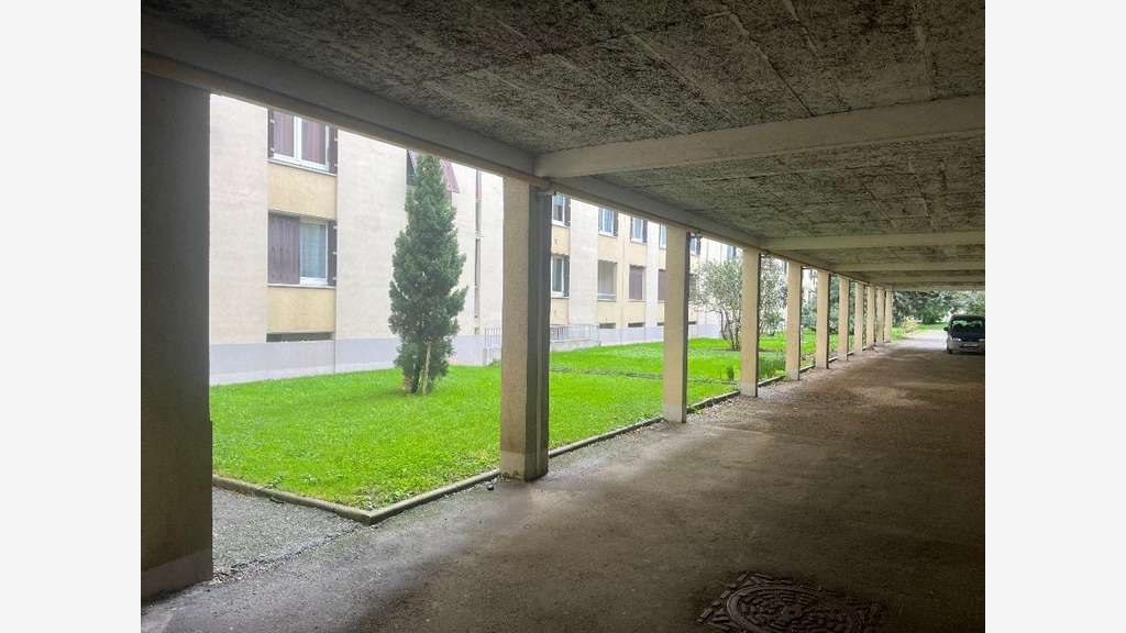 A louer local de stockage 180m² au Sud de Valence