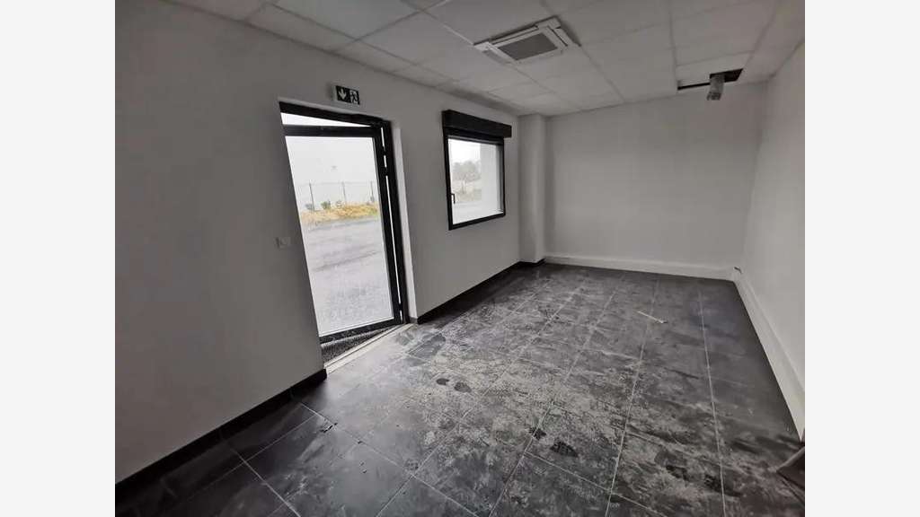 À louer locaux d'activités 389m² proche Reims 