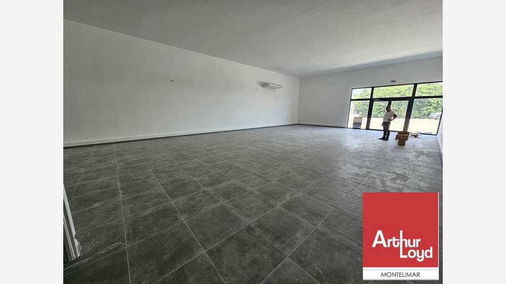Local commercial 428m² à louer à Loriol sur Drome