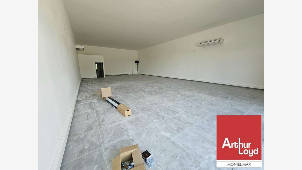 Local commercial 428m² à louer à Loriol sur Drome