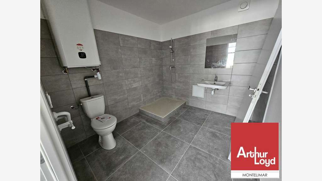 Local commercial 428m² à louer à Loriol sur Drome