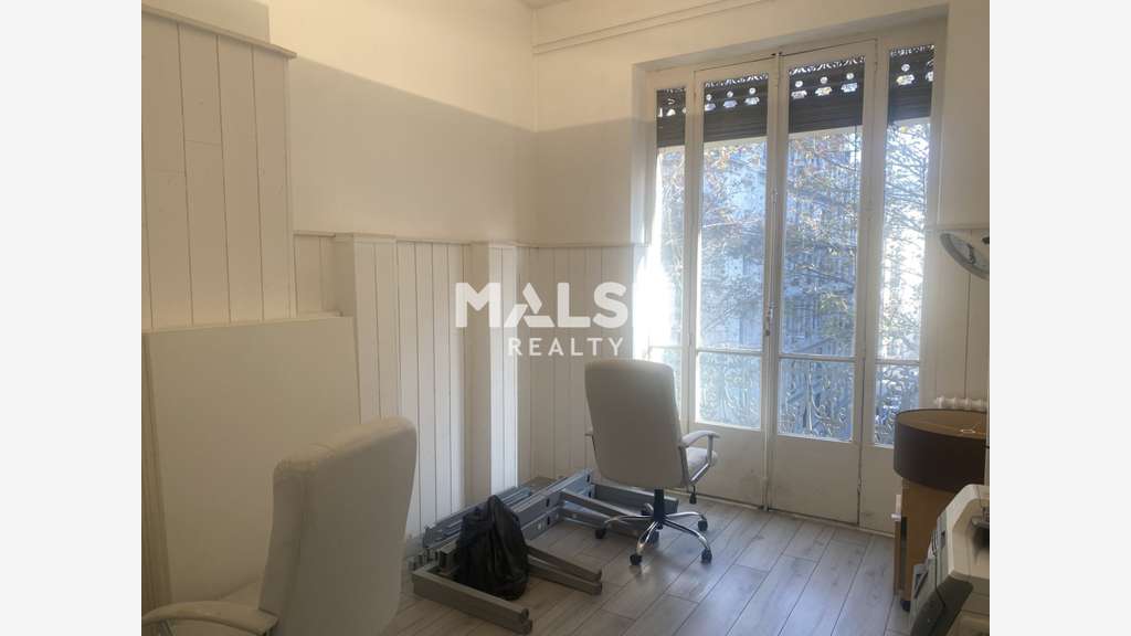Bureaux de 340m² à louer à Lyon 69003 Préfecture