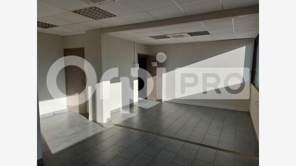 A louer locaux professionnels 27m² RDC à Manosque
