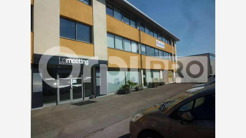 A louer locaux professionnels 27m² RDC à Manosque