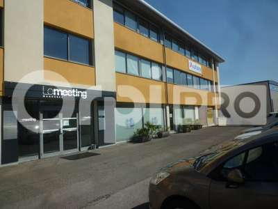 A louer locaux professionnels 27m² RDC à Manosque