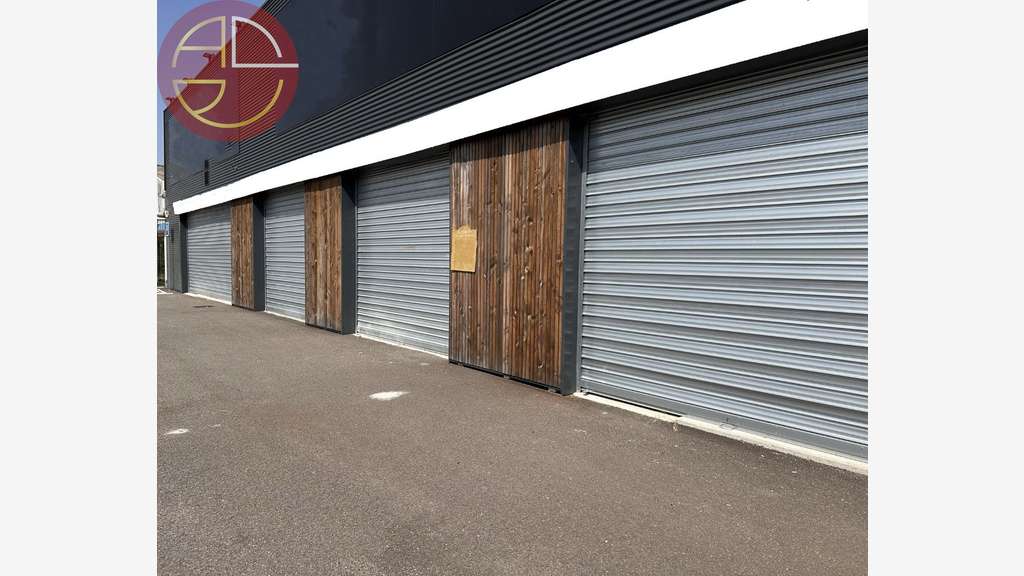 A louer local commercial de 1050m² à Montauban