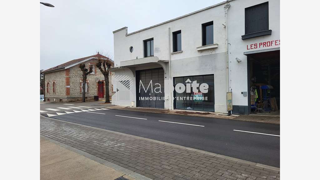 A louer local commercial de 300m² à Montbrison