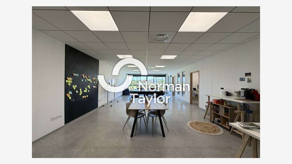 Bureaux de 92m² + parkings à louer à Montpellier