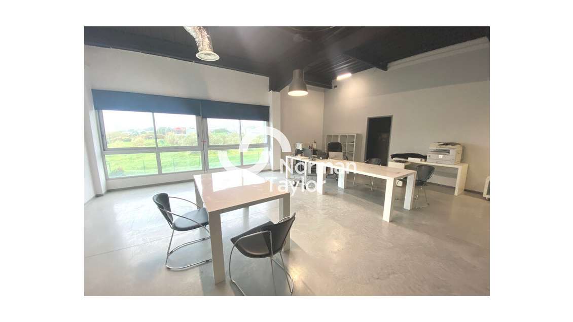 Bureaux de 92m² + parkings à louer à Montpellier 