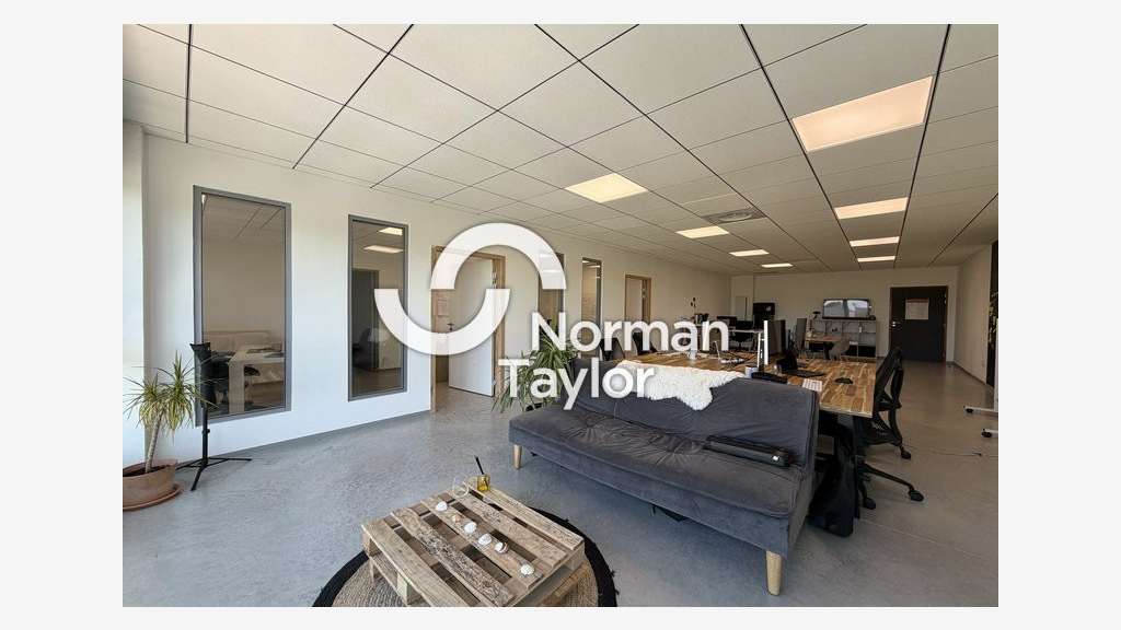 Bureaux de 92m² + parkings à louer à Montpellier